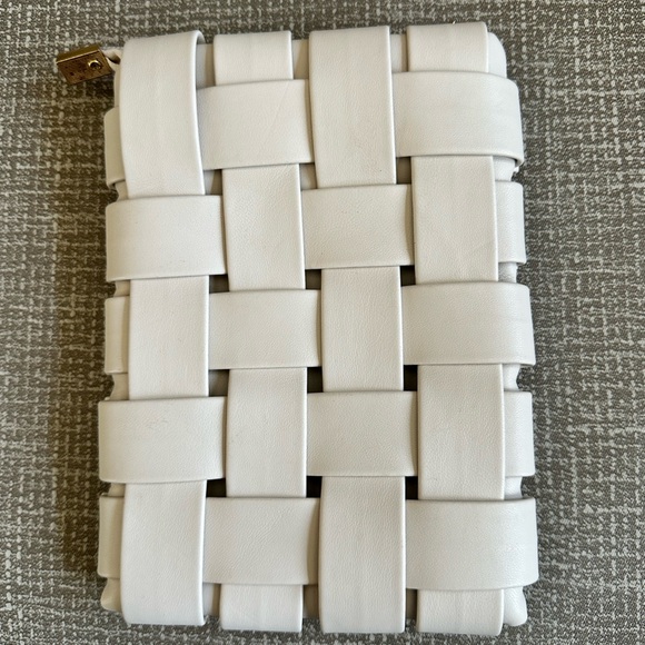 Remi and Reid LINDY WOVEN CELLPHONE OFF-WHITE (straps not included) crossbody - Picture 2 of 13